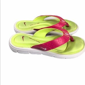 nike green flip flops